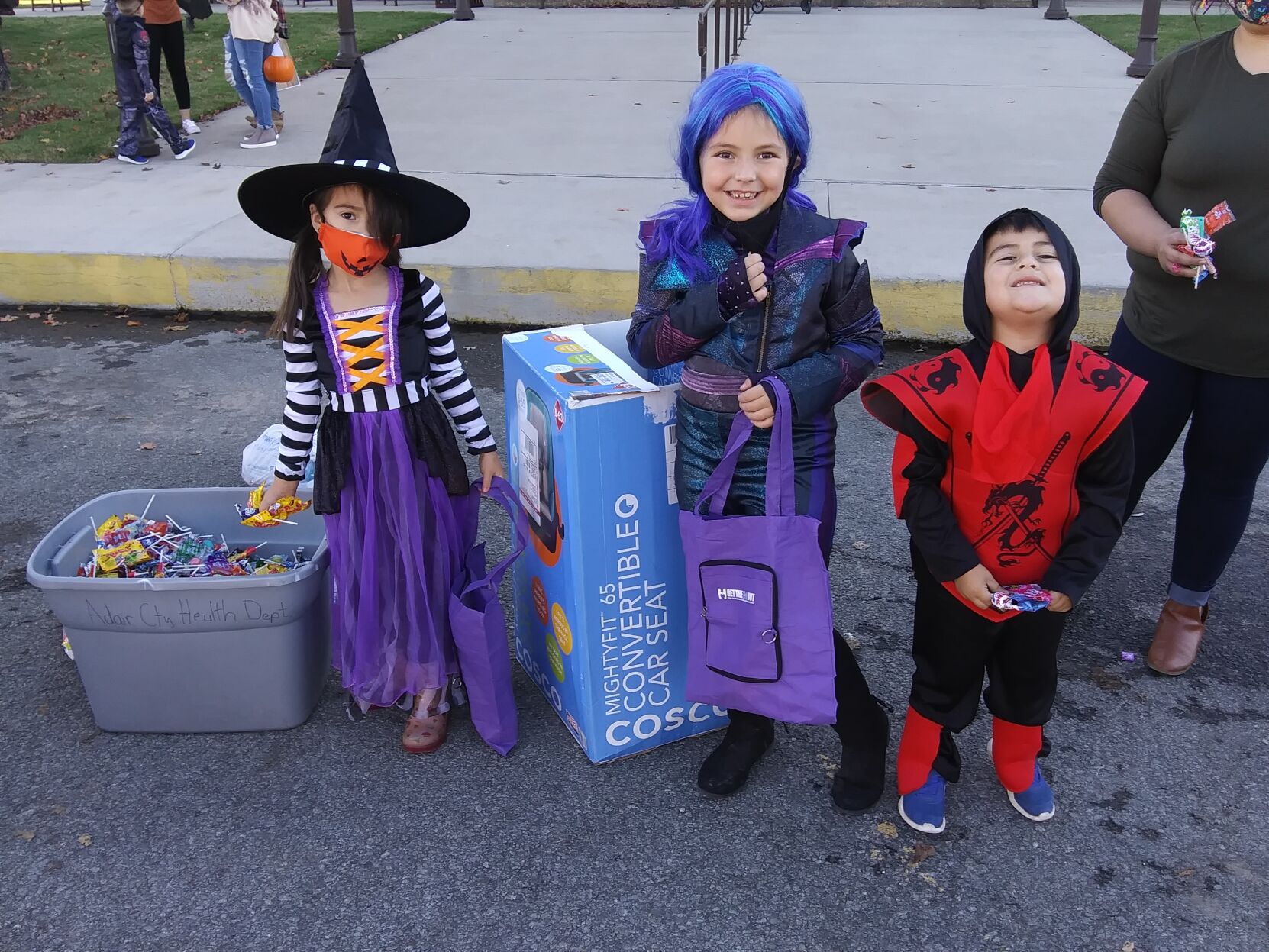Stilwell Halloween fun at Trunk-O-Ween